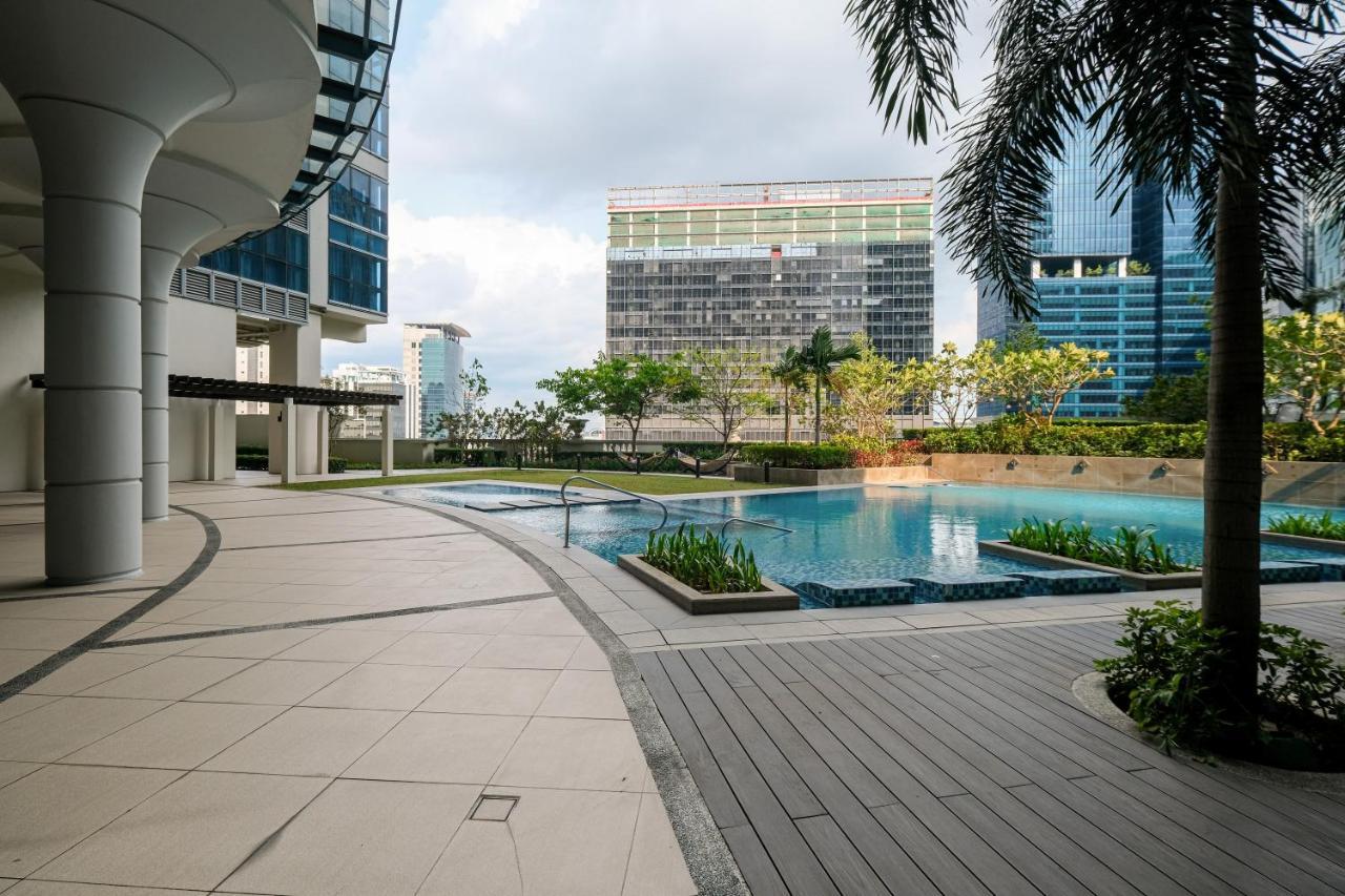 Cityscape View 2Br In Uptown Bgc W 200Mbps Wifi Taguig Bagian luar foto
