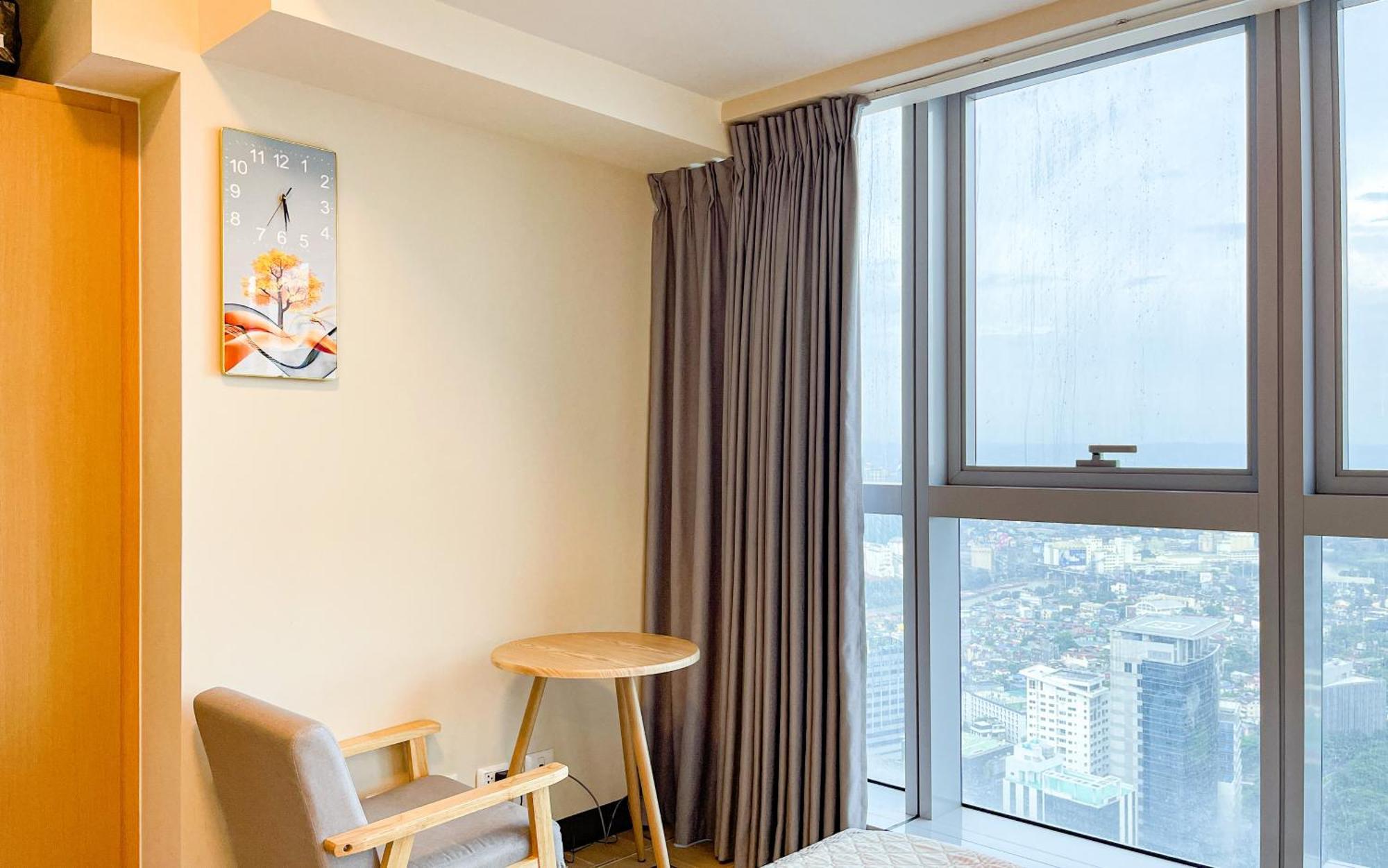 Cityscape View 2Br In Uptown Bgc W 200Mbps Wifi Taguig Bagian luar foto