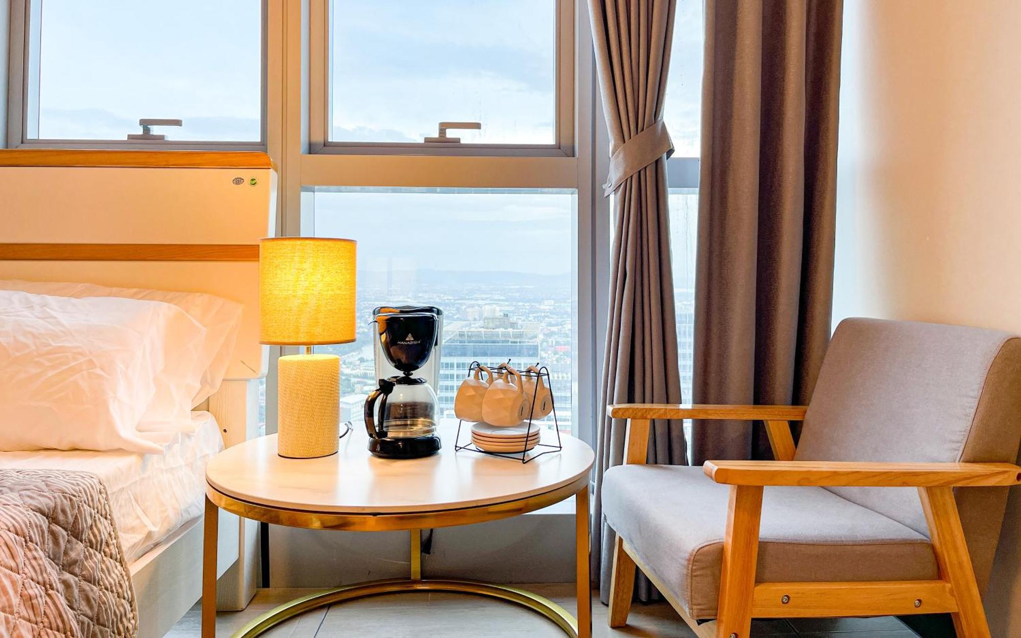 Cityscape View 2Br In Uptown Bgc W 200Mbps Wifi Taguig Bagian luar foto