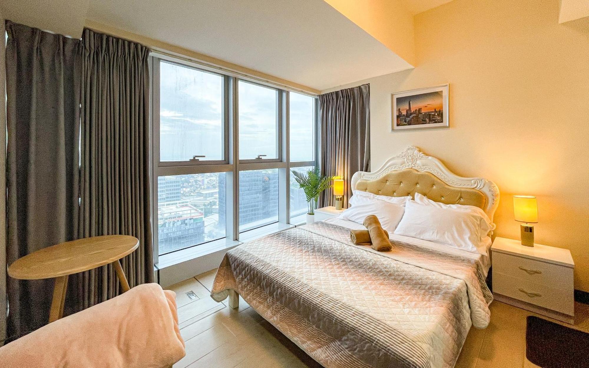 Cityscape View 2Br In Uptown Bgc W 200Mbps Wifi Taguig Bagian luar foto