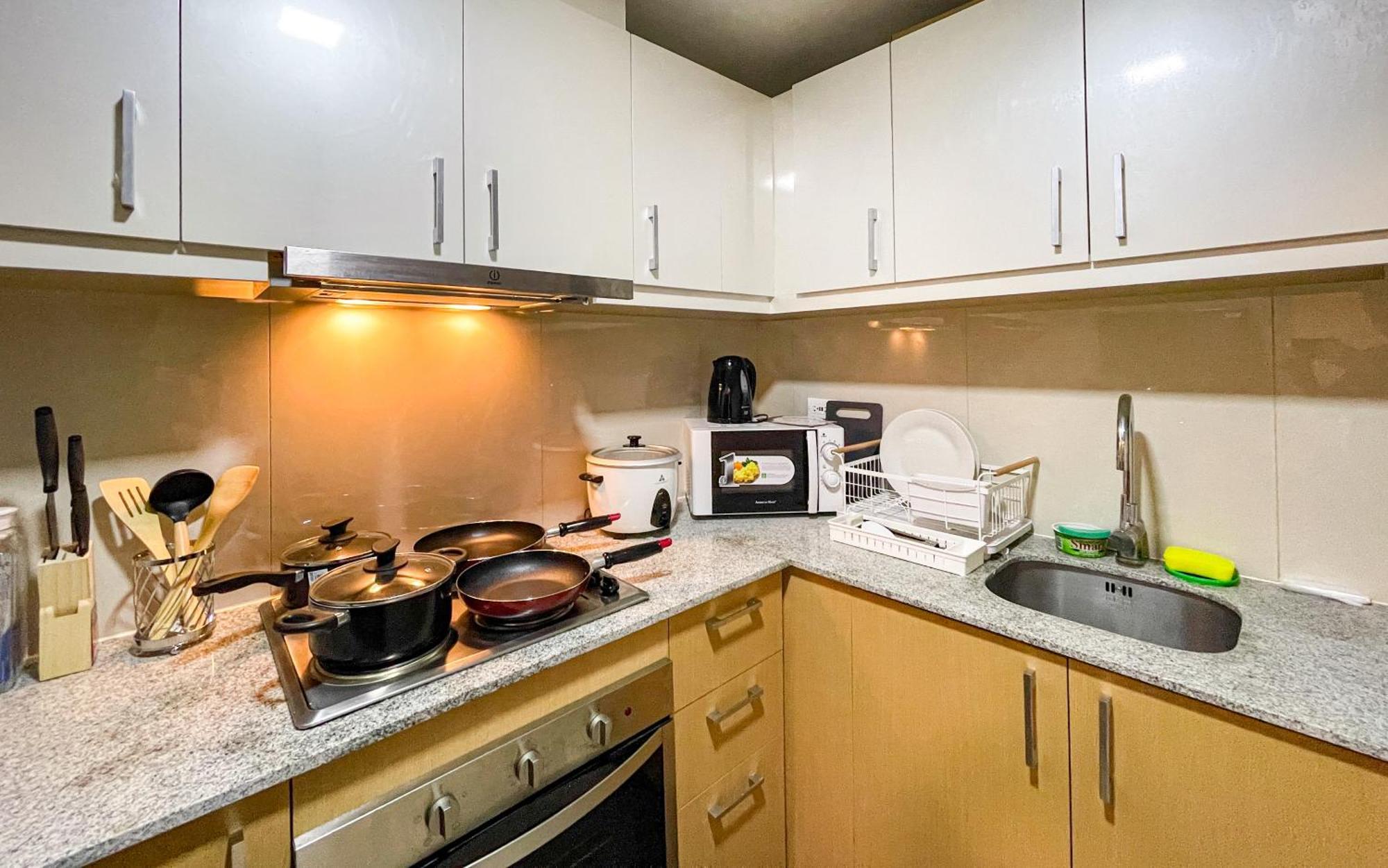Cityscape View 2Br In Uptown Bgc W 200Mbps Wifi Taguig Bagian luar foto